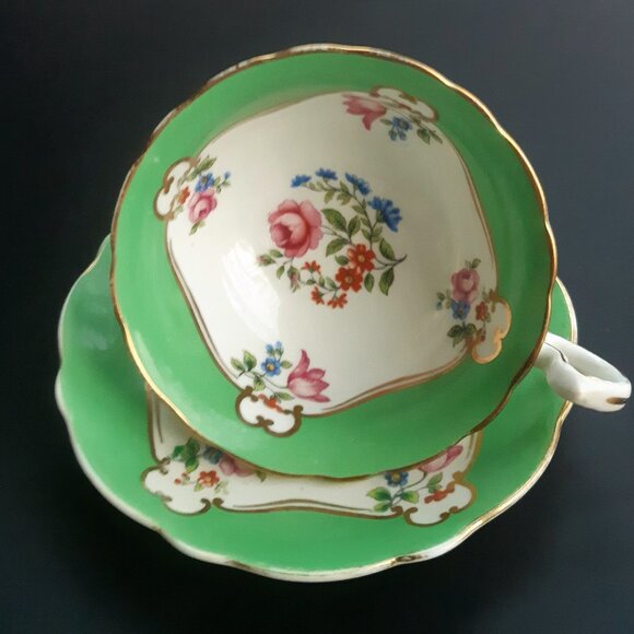 Aynsley Emerald Green Flowers Roses B3052 Pattern Teacup & Saucer England 1930s - Picture 7 of 12